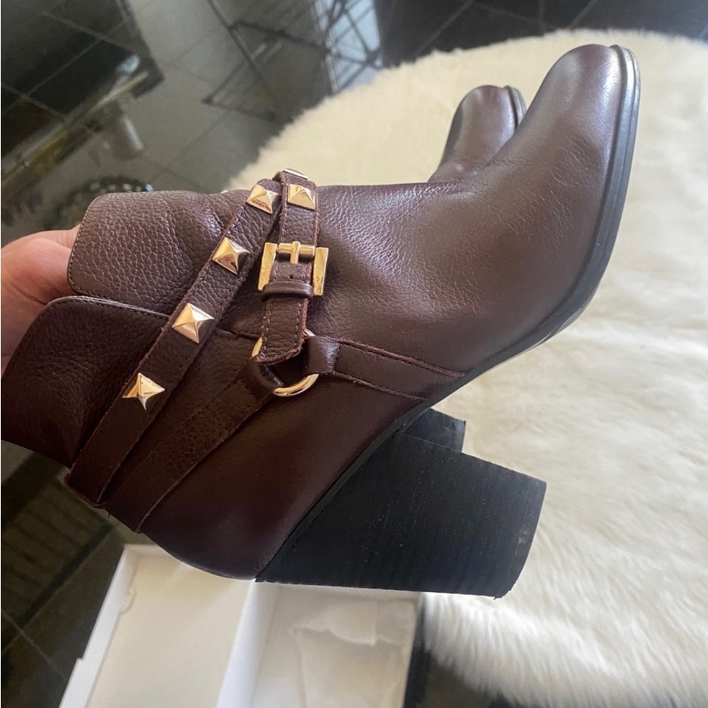Guess Boots Size 10
